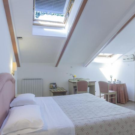 Hotel Kursaal Passignano sul Trasimeno Phòng bức ảnh